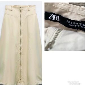 ZARA A-Line Cream Skirt with Front Zip Closure - Size S - NEW
